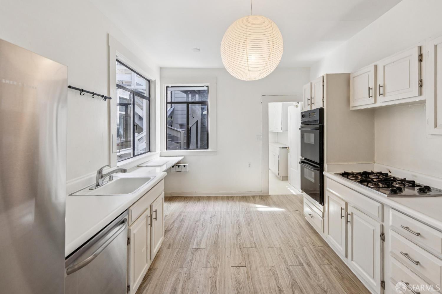 Detail Gallery Image 9 of 26 For 119 16th Ave #121,  San Francisco,  CA 94118 - 2 Beds | 1 Baths