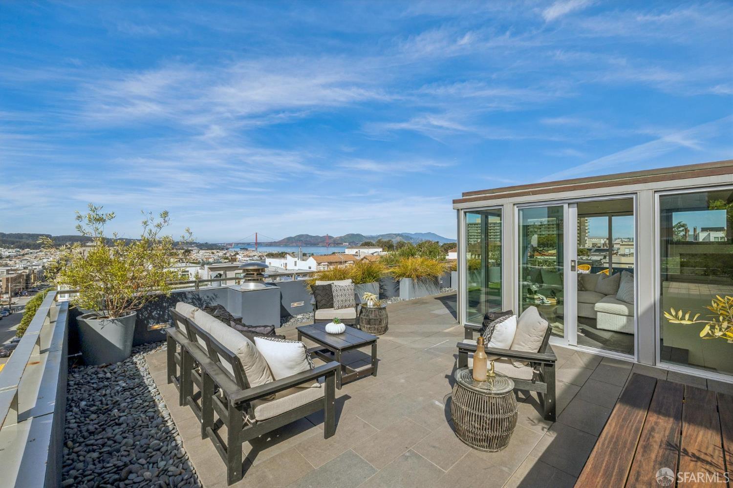 Detail Gallery Image 54 of 88 For 1170 Chestnut St, San Francisco,  CA 94109 - 4 Beds | 3/1 Baths