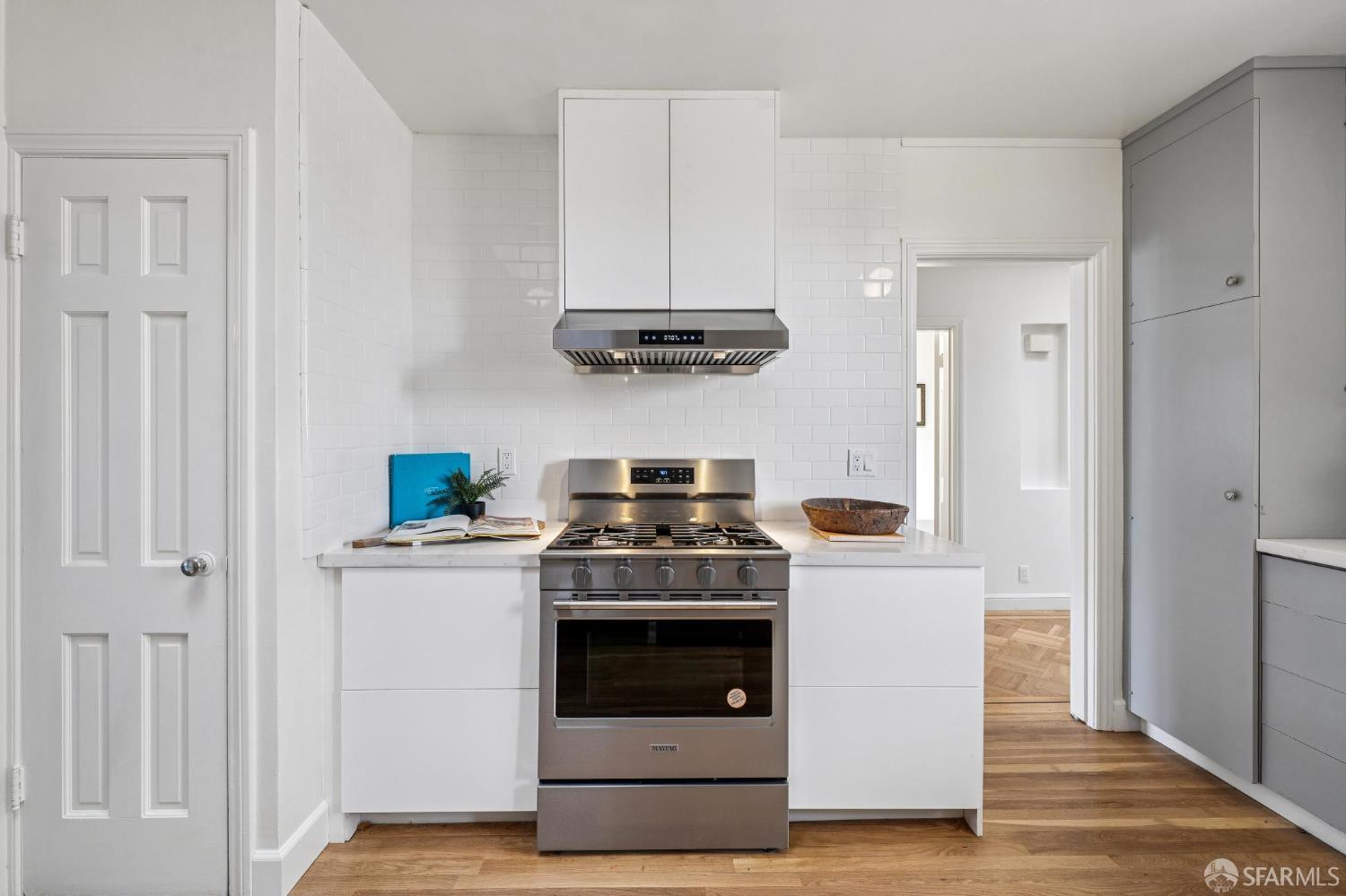 Detail Gallery Image 17 of 64 For 2062 10th Ave, San Francisco,  CA 94116 - 4 Beds | 2 Baths