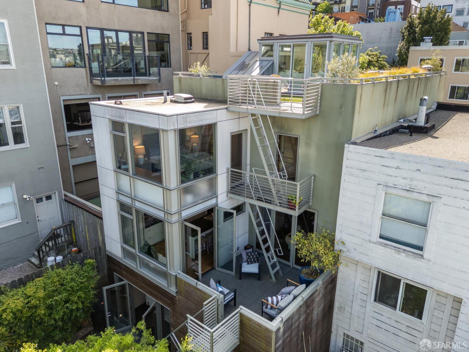 Detail Gallery Image 73 of 88 For 1170 Chestnut St, San Francisco,  CA 94109 - 4 Beds | 3/1 Baths