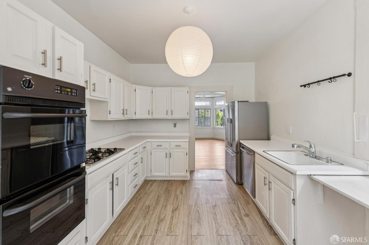 Detail Gallery Image 11 of 26 For 119 16th Ave #121,  San Francisco,  CA 94118 - 2 Beds | 1 Baths