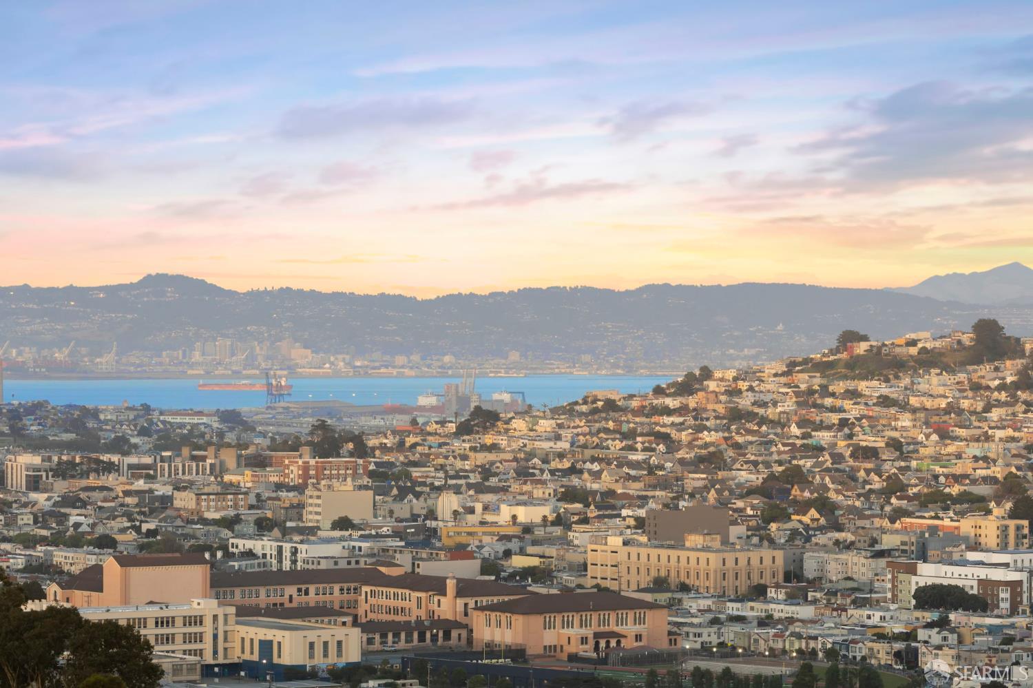 Detail Gallery Image 7 of 75 For 199 Margaret Ave, San Francisco,  CA 94112 - 5 Beds | 3 Baths