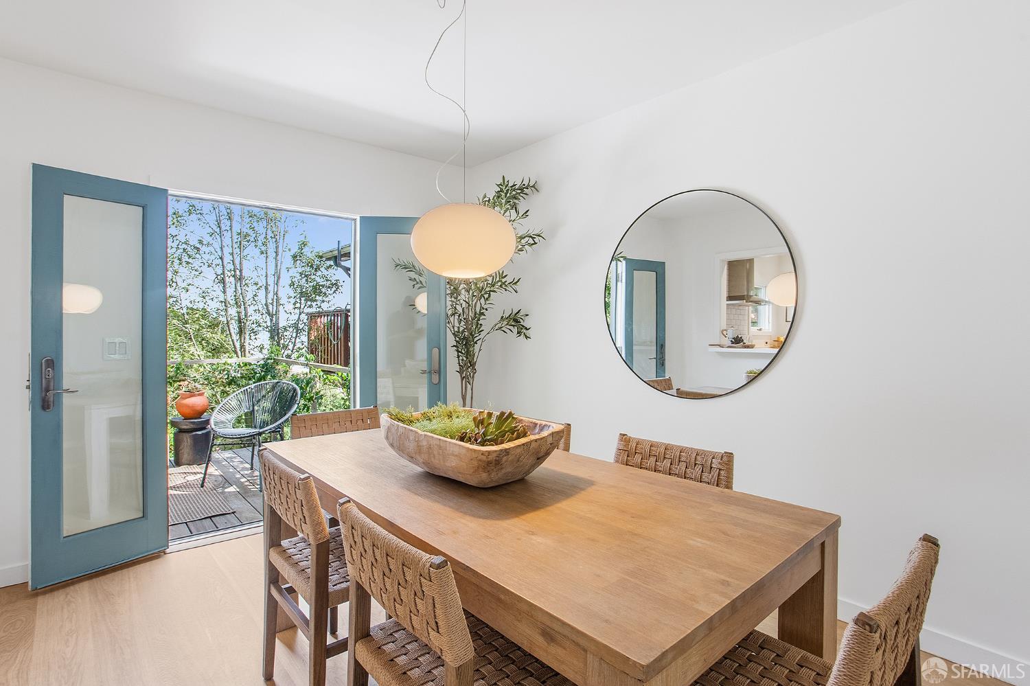 Detail Gallery Image 7 of 35 For 97 Banks St, San Francisco,  CA 94110 - 2 Beds | 1/1 Baths