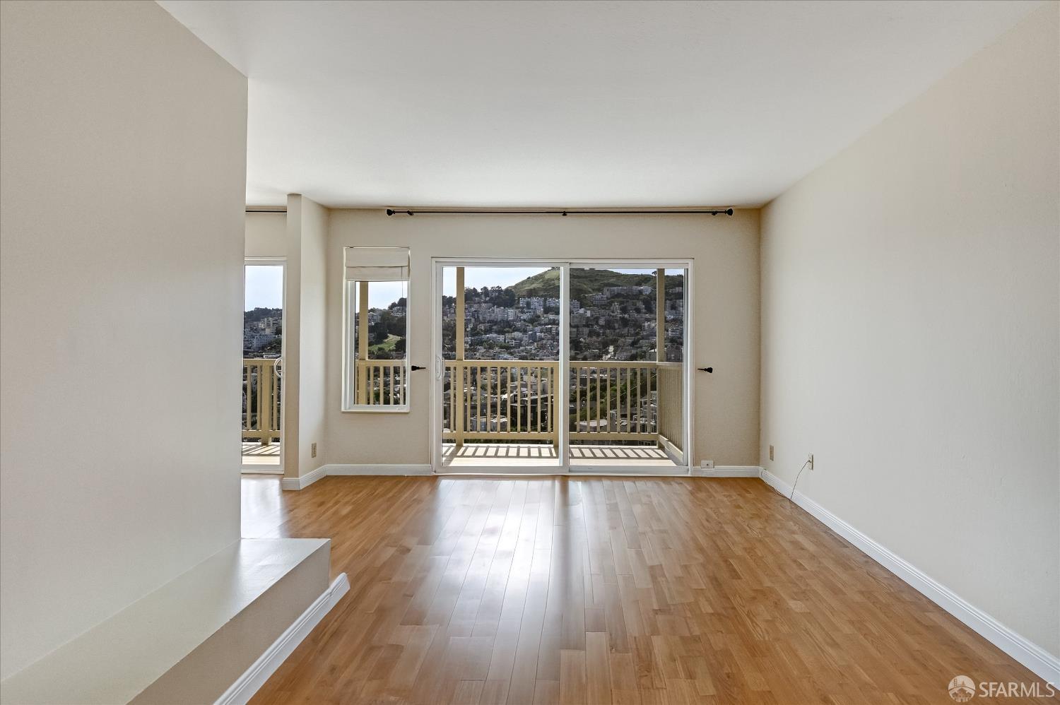 Detail Gallery Image 3 of 35 For 166 Museum Way, San Francisco,  CA 94114 - 2 Beds | 1/1 Baths