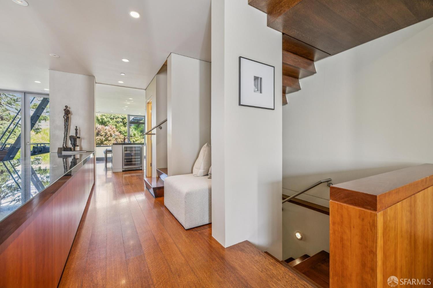 Detail Gallery Image 26 of 88 For 1170 Chestnut St, San Francisco,  CA 94109 - 4 Beds | 3/1 Baths