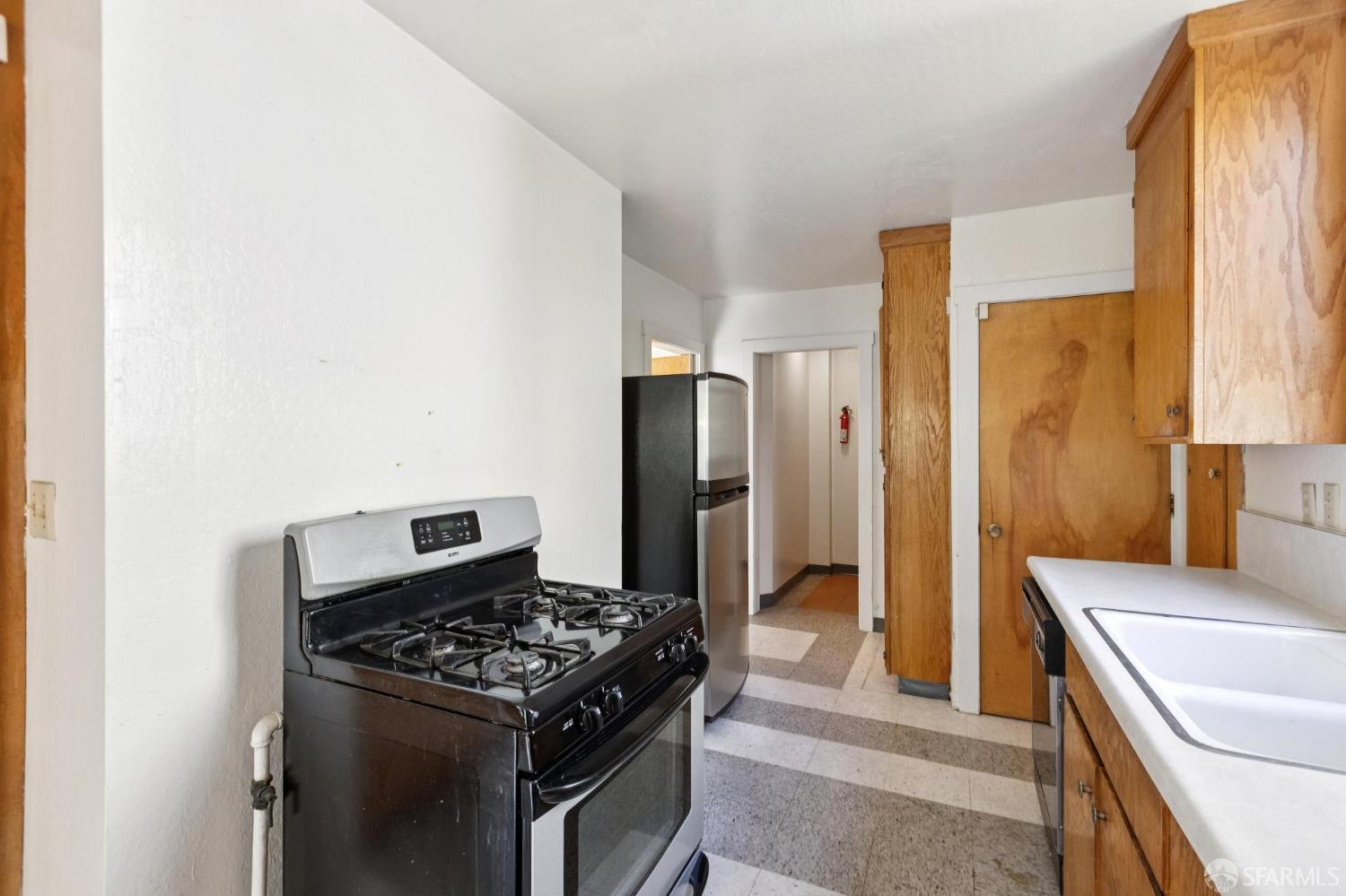 Detail Gallery Image 30 of 82 For 919 Fell St, San Francisco,  CA 94117 - 2 Beds | 1/2 Baths