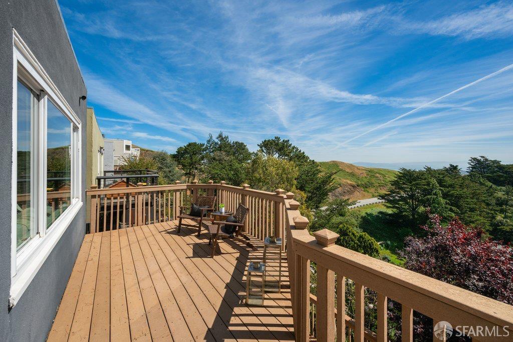 Detail Gallery Image 25 of 57 For 156 Midcrest Way, San Francisco,  CA 94131 - 3 Beds | 2 Baths