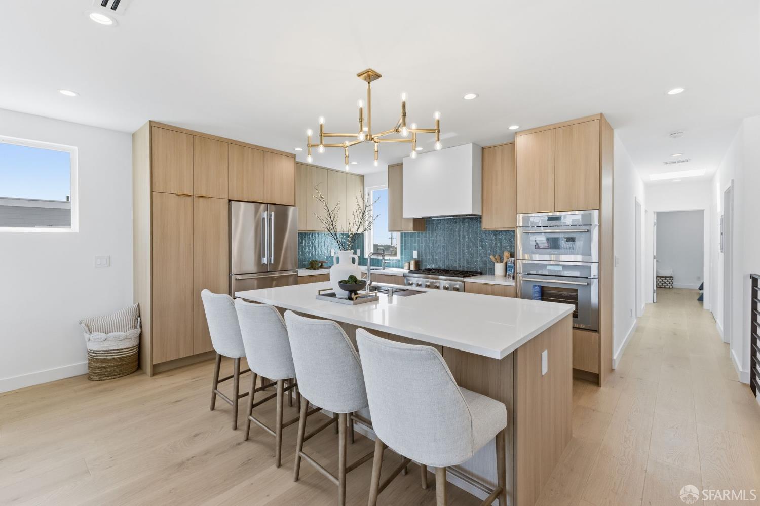 Detail Gallery Image 7 of 93 For 2479 31st Ave, San Francisco,  CA 94116 - 5 Beds | 4 Baths