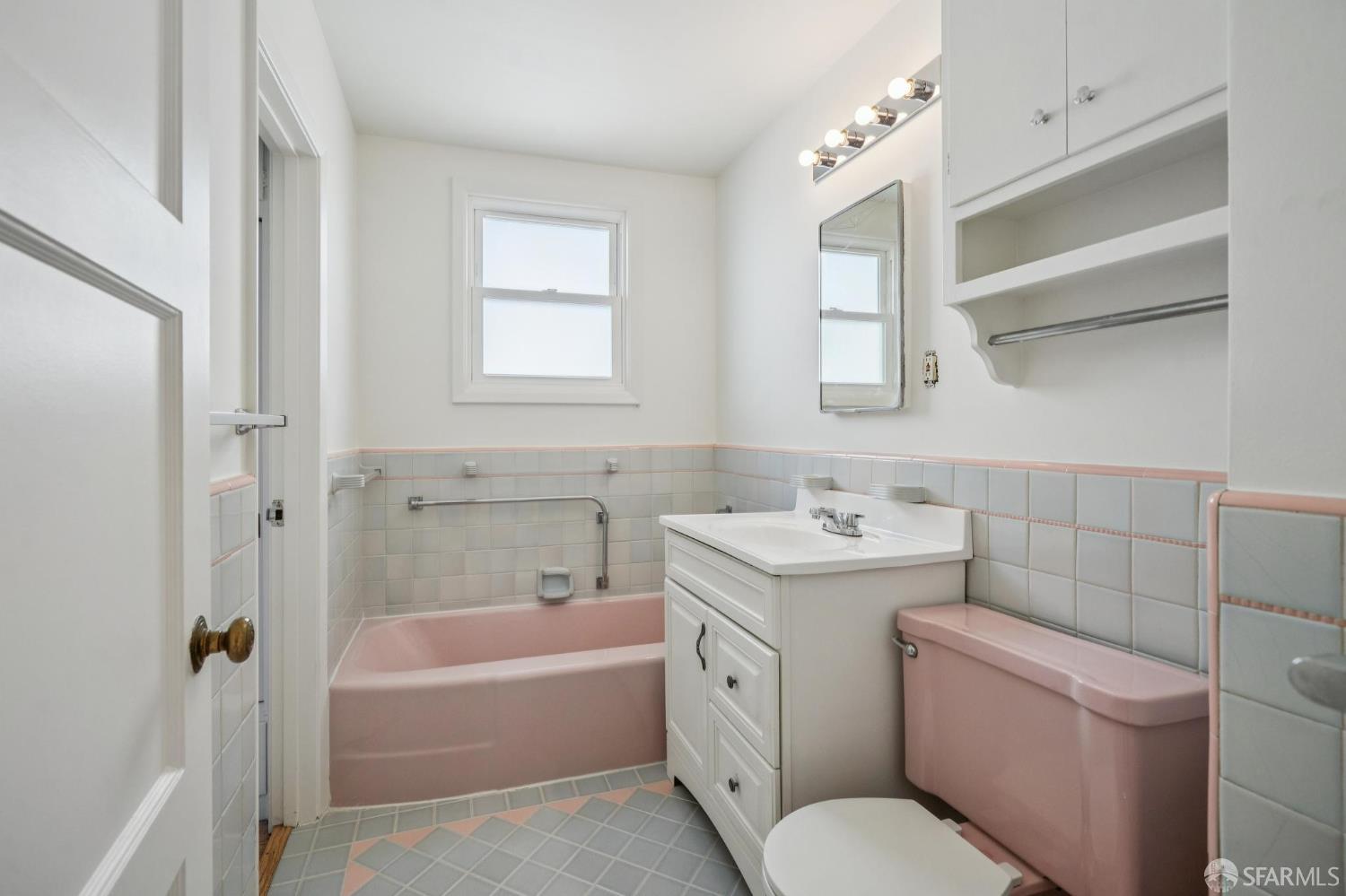 Detail Gallery Image 17 of 28 For 127 Springfield Dr, San Francisco,  CA 94132 - 2 Beds | 1/1 Baths