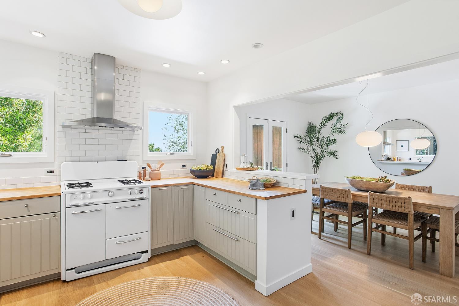 Detail Gallery Image 13 of 35 For 97 Banks St, San Francisco,  CA 94110 - 2 Beds | 1/1 Baths