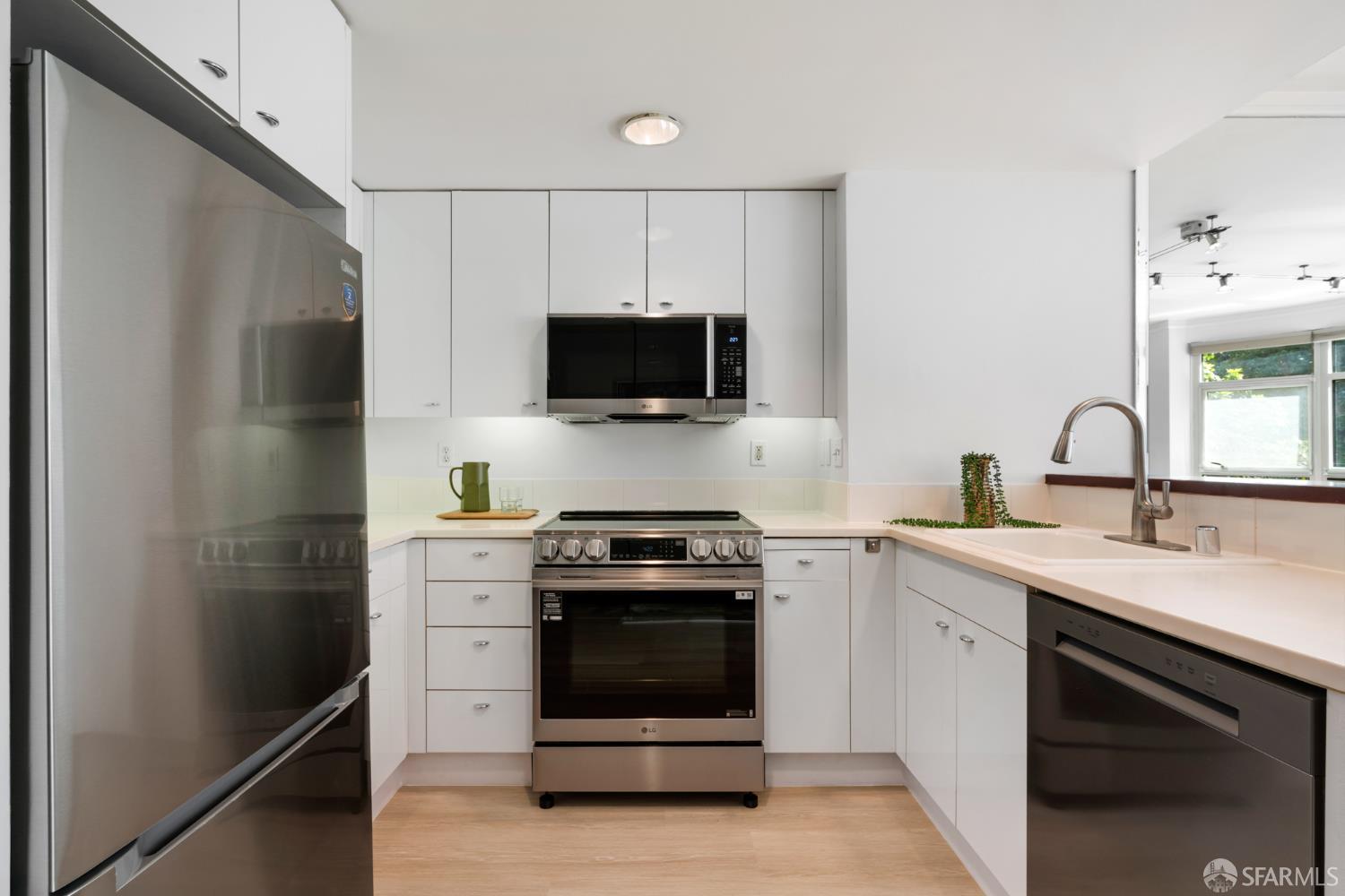 Photo #9: 426116270 Listing: Photo #9