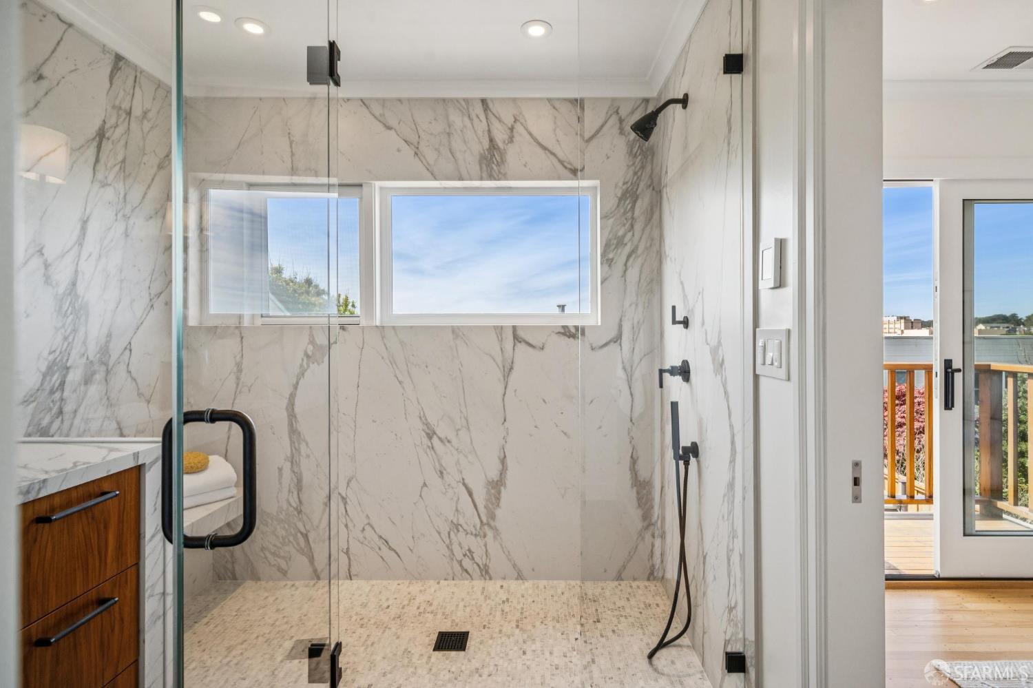 Detail Gallery Image 40 of 94 For 79 Collins St, San Francisco,  CA 94109 - 5 Beds | 3/1 Baths