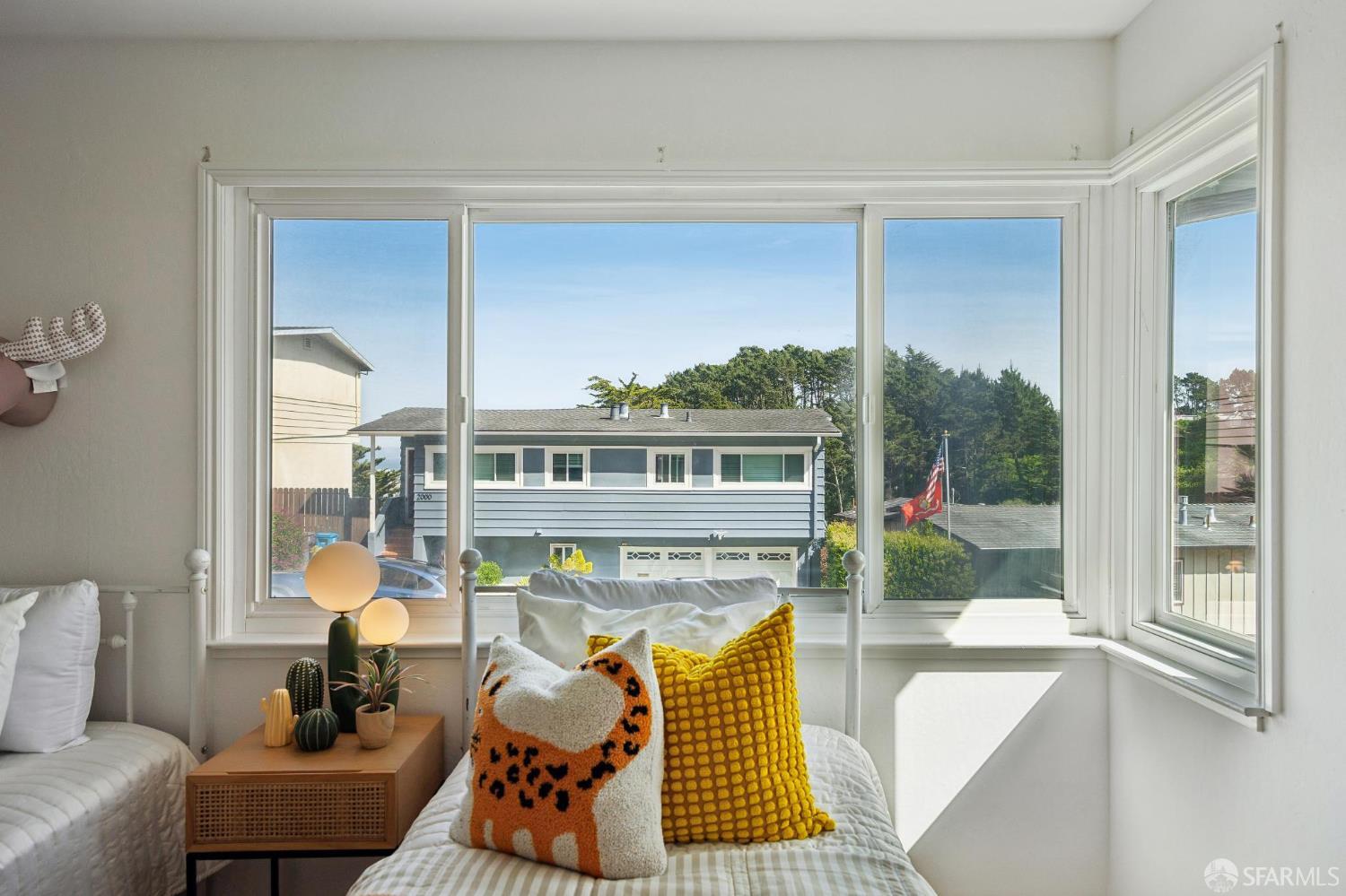 Detail Gallery Image 26 of 59 For 2031 Pinecrest Dr, San Bruno,  CA 94066 - 5 Beds | 4 Baths