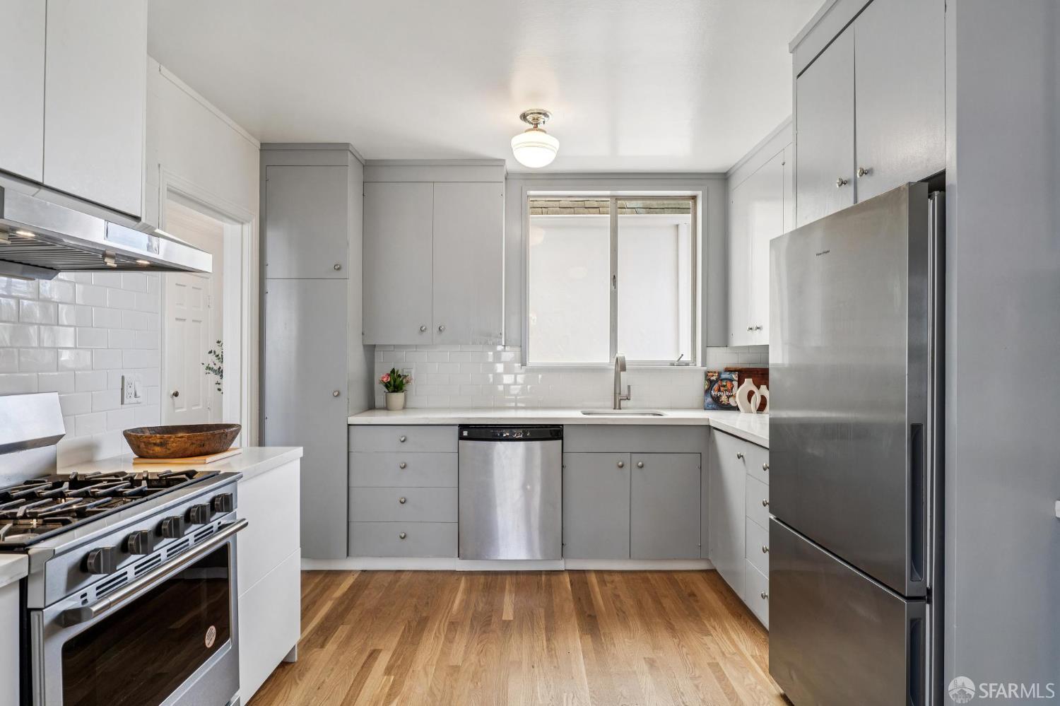 Detail Gallery Image 16 of 64 For 2062 10th Ave, San Francisco,  CA 94116 - 4 Beds | 2 Baths