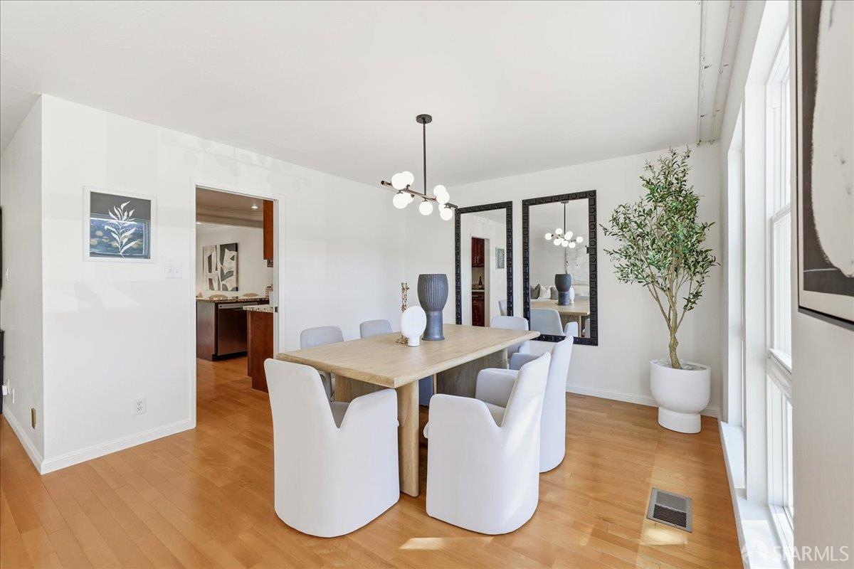 Detail Gallery Image 11 of 60 For 104 Dorado Ter, San Francisco,  CA 94112 - 5 Beds | 3/1 Baths