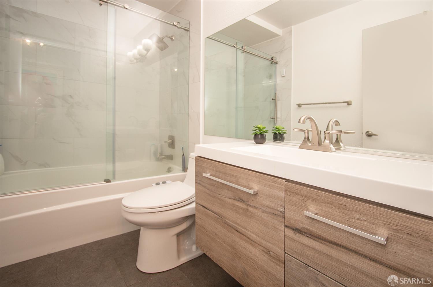 Photo #12: 426108120 Listing: Photo #12