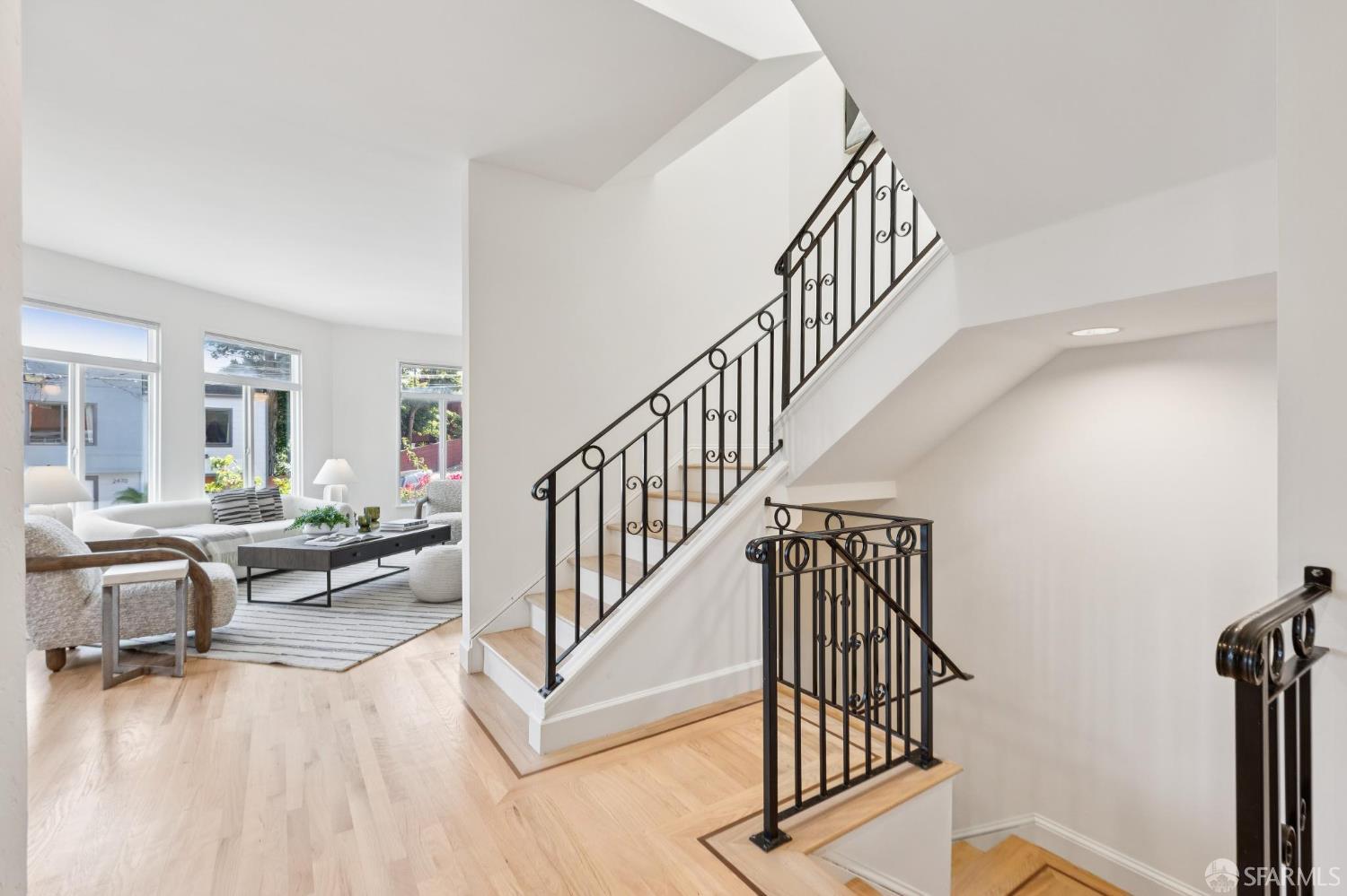 Detail Gallery Image 6 of 74 For 2473 Diamond St, San Francisco,  CA 94131 - 3 Beds | 2/1 Baths