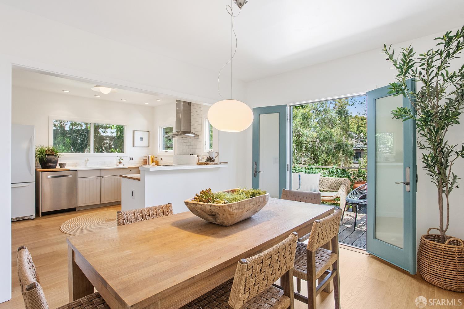 Detail Gallery Image 11 of 35 For 97 Banks St, San Francisco,  CA 94110 - 2 Beds | 1/1 Baths