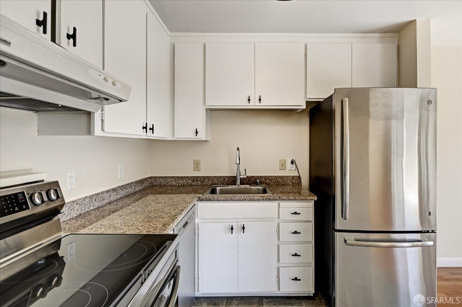 Detail Gallery Image 14 of 35 For 166 Museum Way, San Francisco,  CA 94114 - 2 Beds | 1/1 Baths