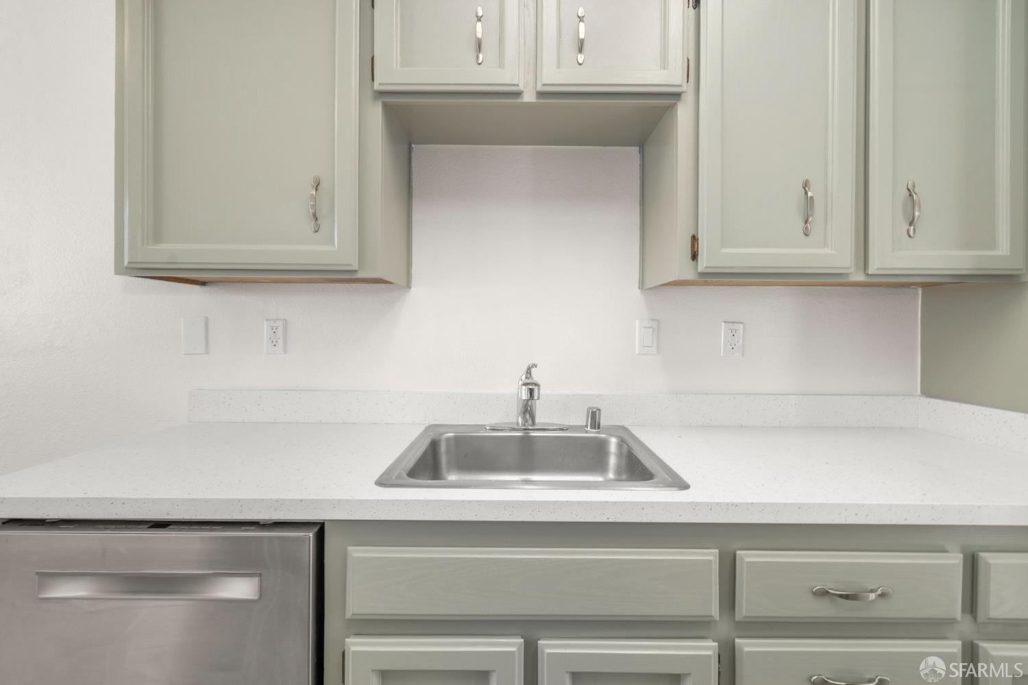 Detail Gallery Image 12 of 34 For 86 Crystal Cir, Hercules,  CA 94547 - 2 Beds | 2 Baths