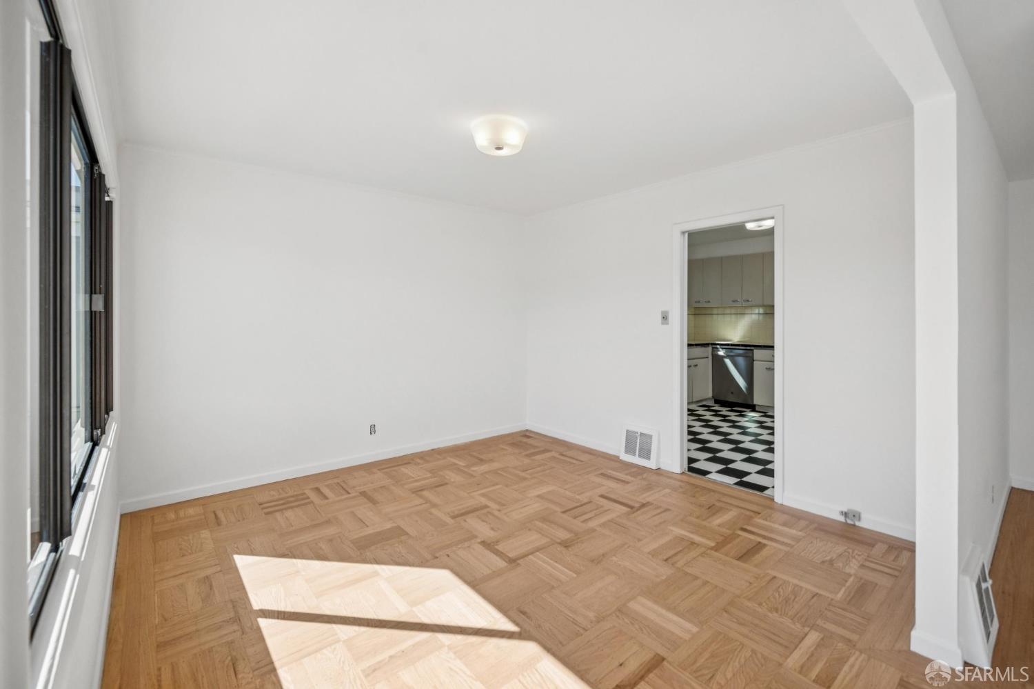 Detail Gallery Image 13 of 28 For 127 Springfield Dr, San Francisco,  CA 94132 - 2 Beds | 1/1 Baths