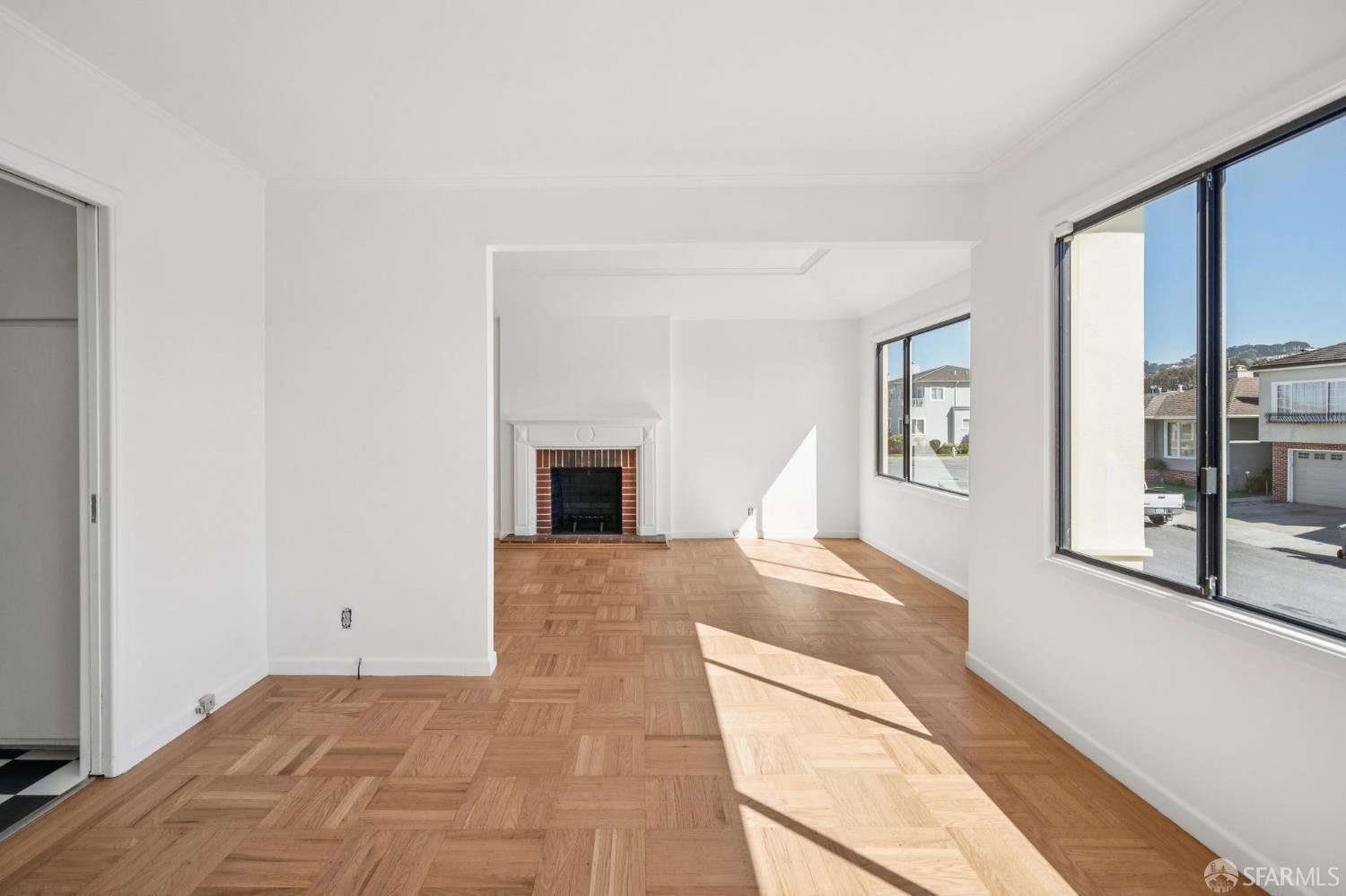 Detail Gallery Image 11 of 28 For 127 Springfield Dr, San Francisco,  CA 94132 - 2 Beds | 1/1 Baths