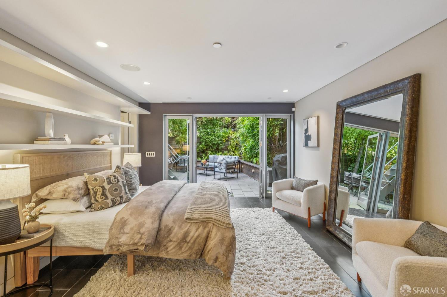 Detail Gallery Image 64 of 88 For 1170 Chestnut St, San Francisco,  CA 94109 - 4 Beds | 3/1 Baths