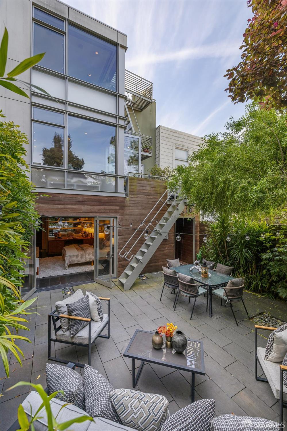 Detail Gallery Image 72 of 88 For 1170 Chestnut St, San Francisco,  CA 94109 - 4 Beds | 3/1 Baths