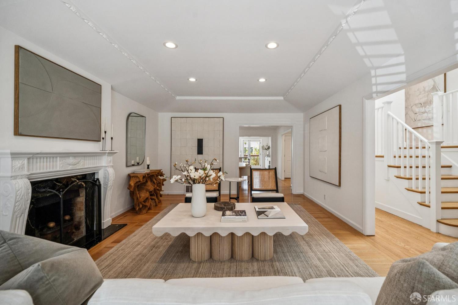 Detail Gallery Image 9 of 94 For 79 Collins St, San Francisco,  CA 94109 - 5 Beds | 3/1 Baths