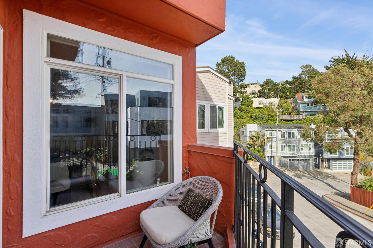 Detail Gallery Image 17 of 74 For 2473 Diamond St, San Francisco,  CA 94131 - 3 Beds | 2/1 Baths
