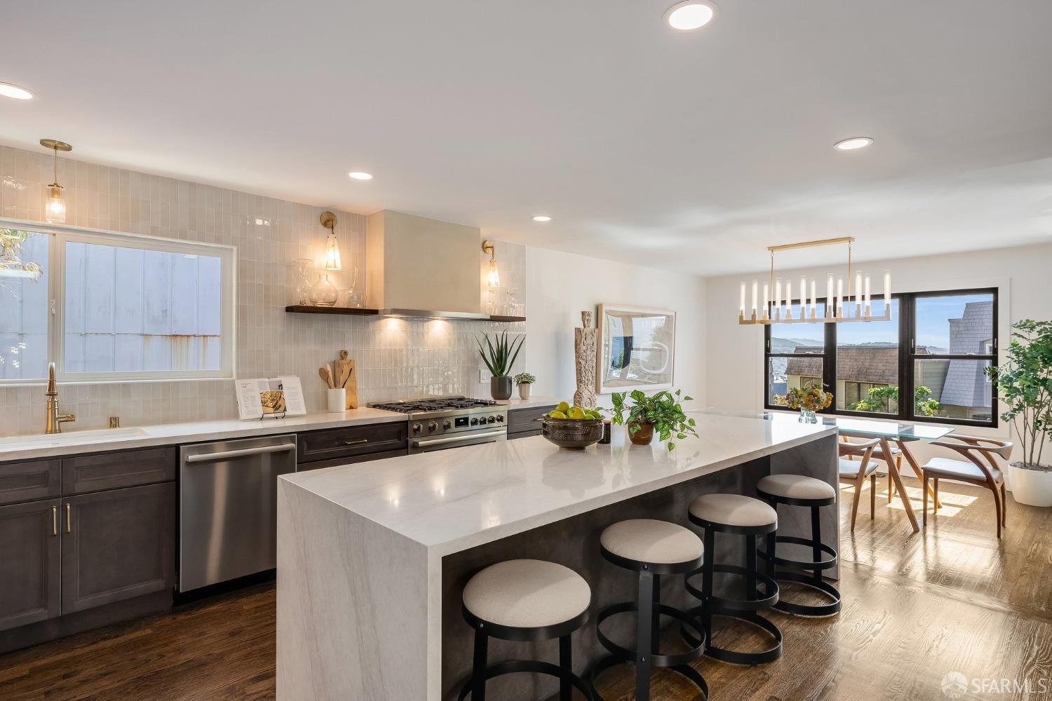 Detail Gallery Image 44 of 77 For 249 Gold Mine Dr, San Francisco,  CA 94131 - 4 Beds | 3 Baths