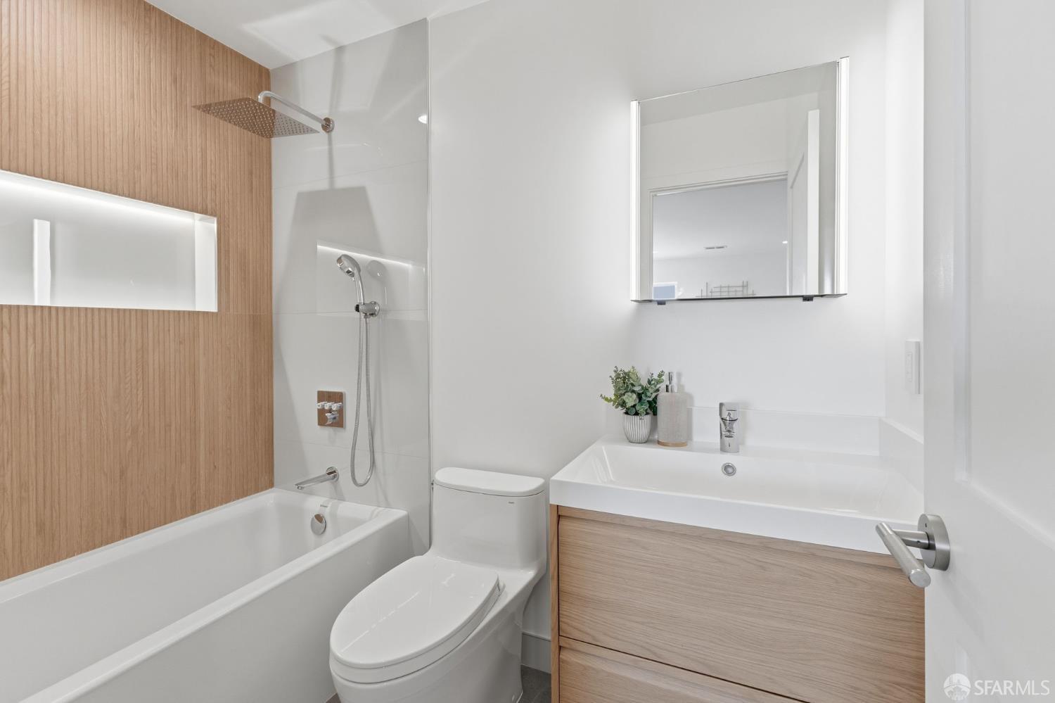 Detail Gallery Image 64 of 93 For 2479 31st Ave, San Francisco,  CA 94116 - 5 Beds | 4 Baths