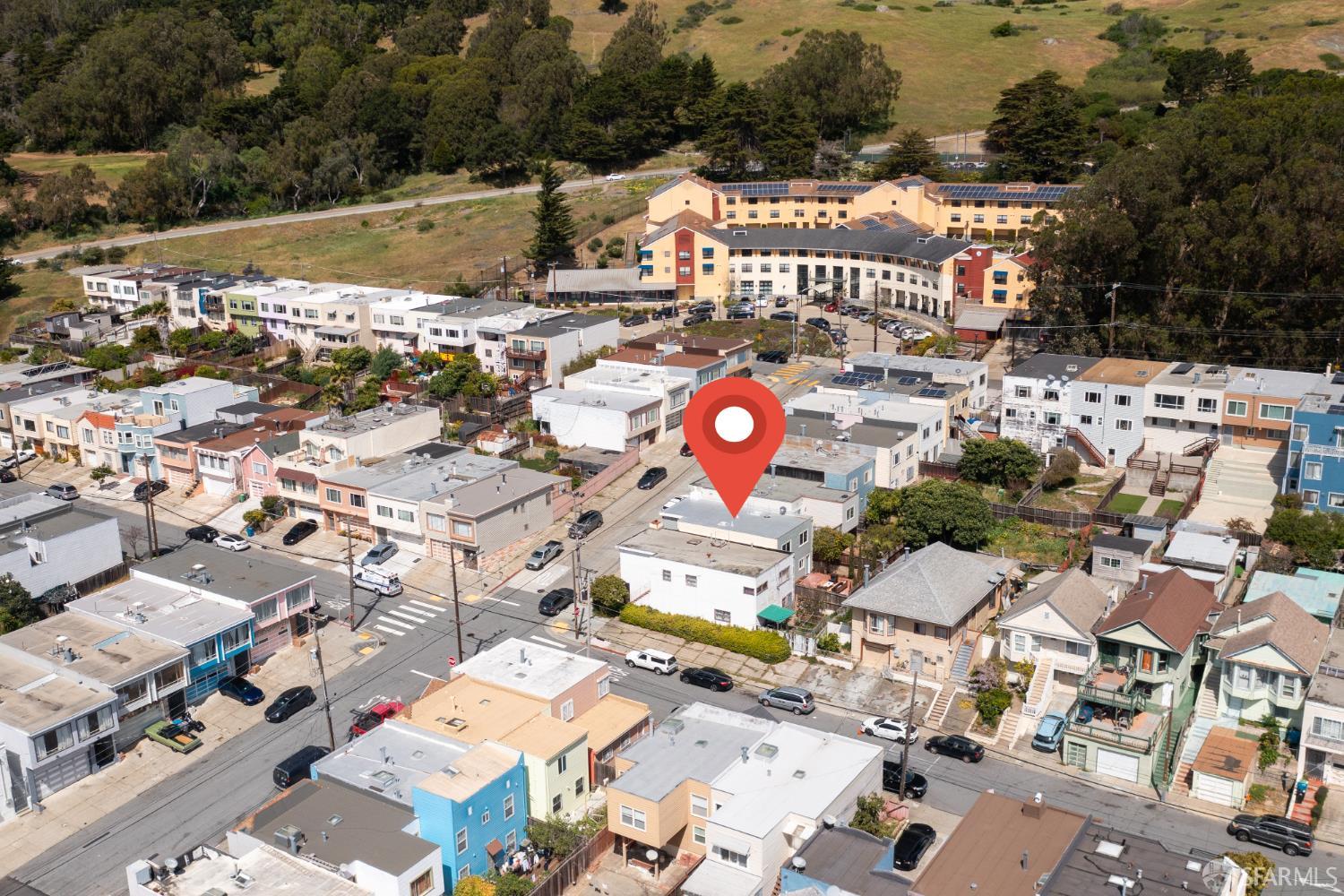 Detail Gallery Image 9 of 59 For 239 Sawyer St, San Francisco,  CA 94134 - 2 Beds | 1 Baths