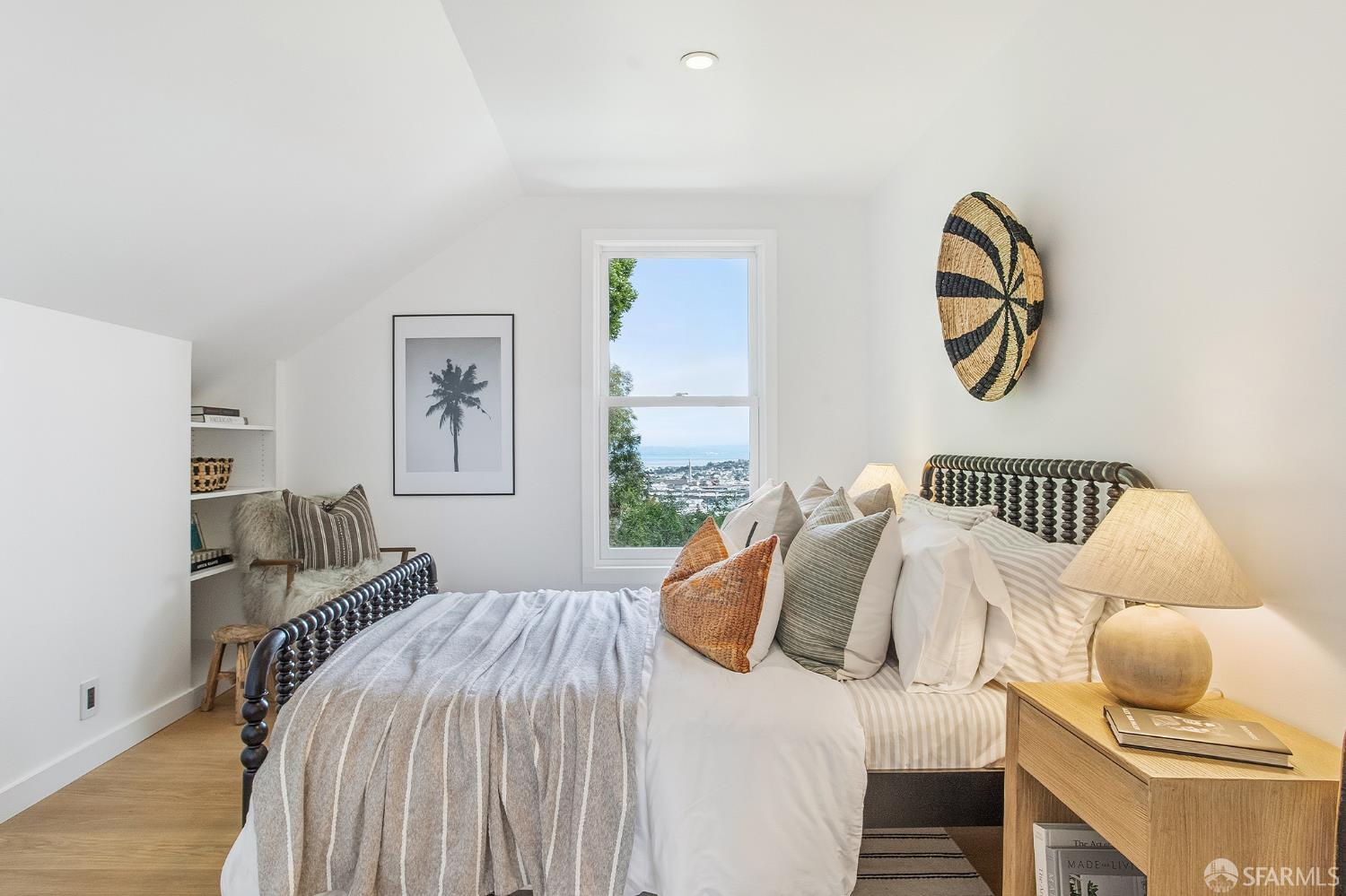 Detail Gallery Image 21 of 35 For 97 Banks St, San Francisco,  CA 94110 - 2 Beds | 1/1 Baths