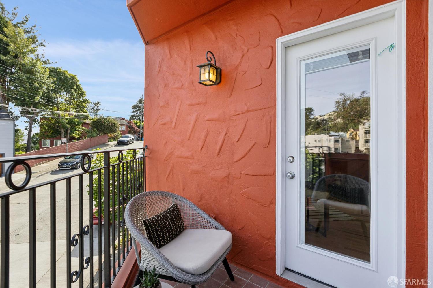 Detail Gallery Image 16 of 74 For 2473 Diamond St, San Francisco,  CA 94131 - 3 Beds | 2/1 Baths