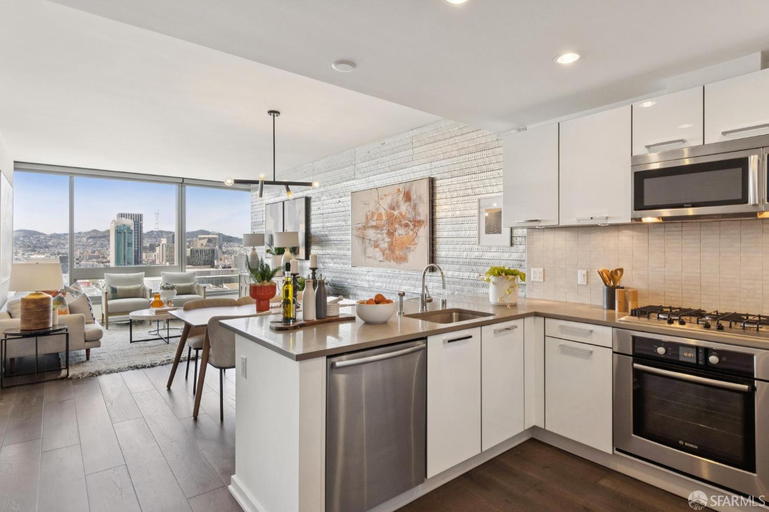 Photo #1: 426105943 Listing: Photo #1