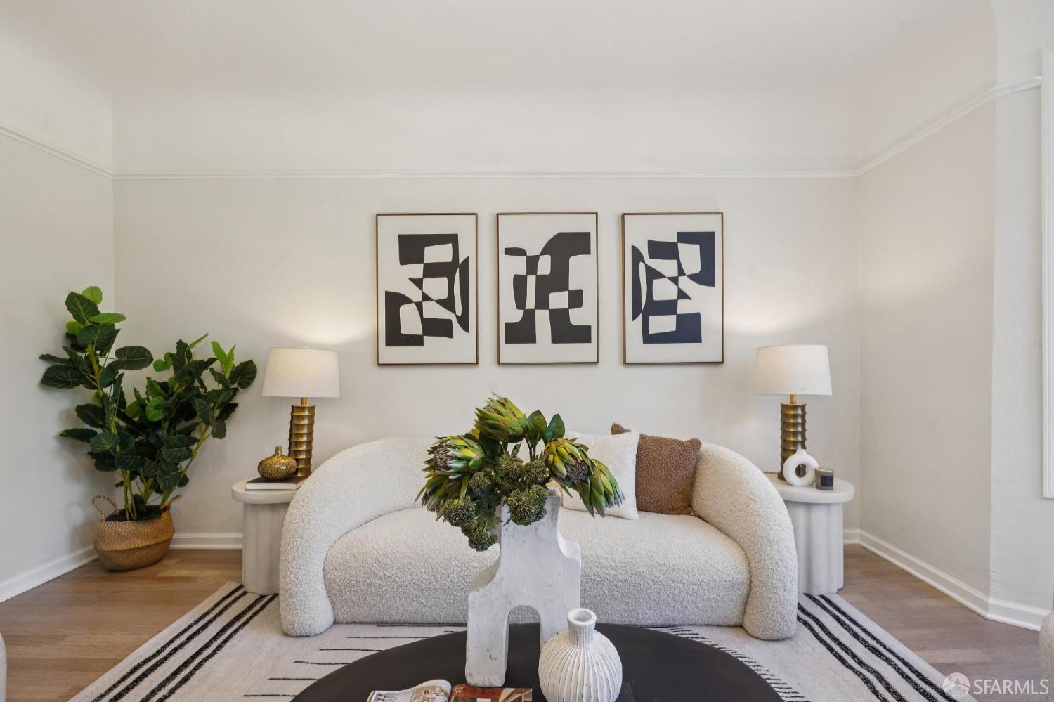 Photo #8: 425073362 Listing: Photo #8