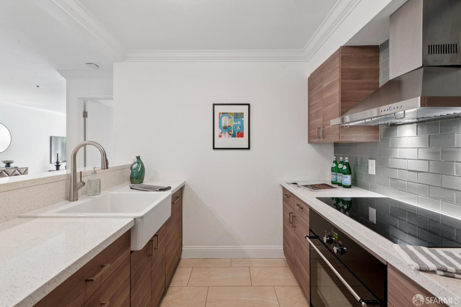 Detail Gallery Image 4 of 16 For 1945 Washington St #506,  San Francisco,  CA 94109 - 2 Beds | 2 Baths