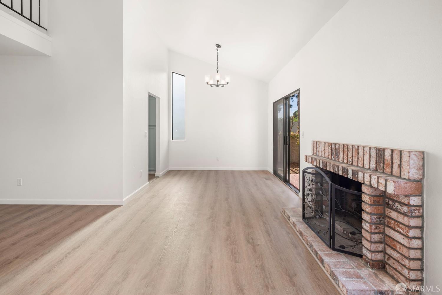 Detail Gallery Image 18 of 34 For 86 Crystal Cir, Hercules,  CA 94547 - 2 Beds | 2 Baths