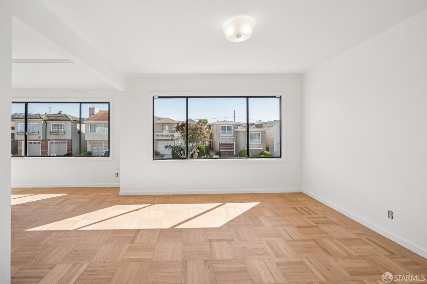 Detail Gallery Image 12 of 28 For 127 Springfield Dr, San Francisco,  CA 94132 - 2 Beds | 1/1 Baths