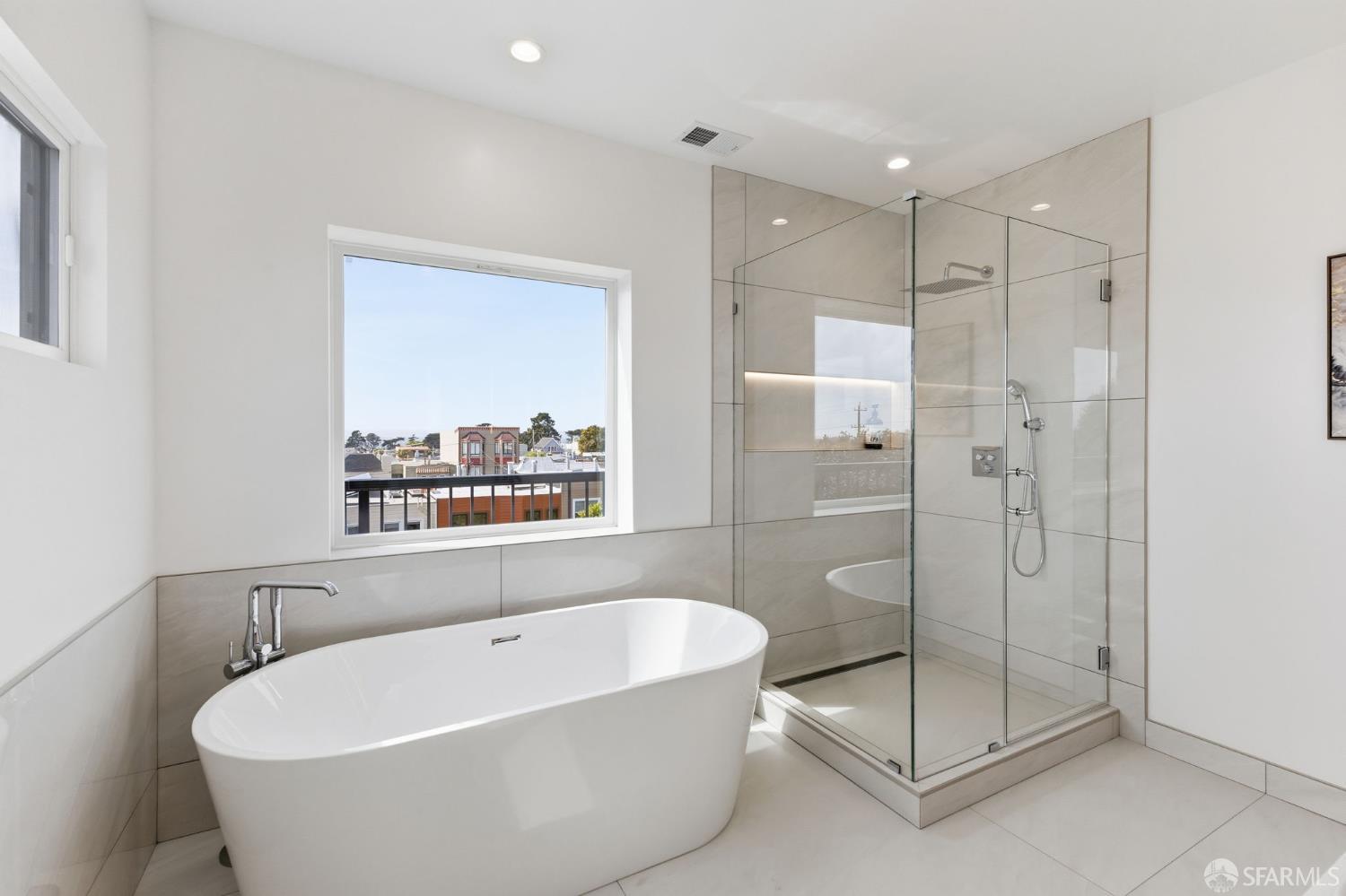 Detail Gallery Image 42 of 93 For 2479 31st Ave, San Francisco,  CA 94116 - 5 Beds | 4 Baths