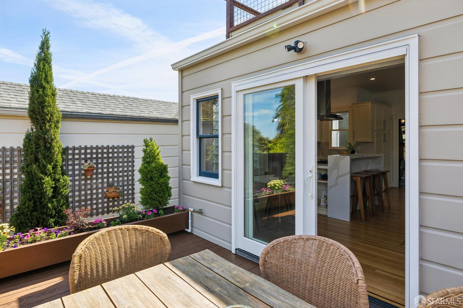 Detail Gallery Image 25 of 59 For 356 Valley St, San Francisco,  CA 94131 - 3 Beds | 2 Baths