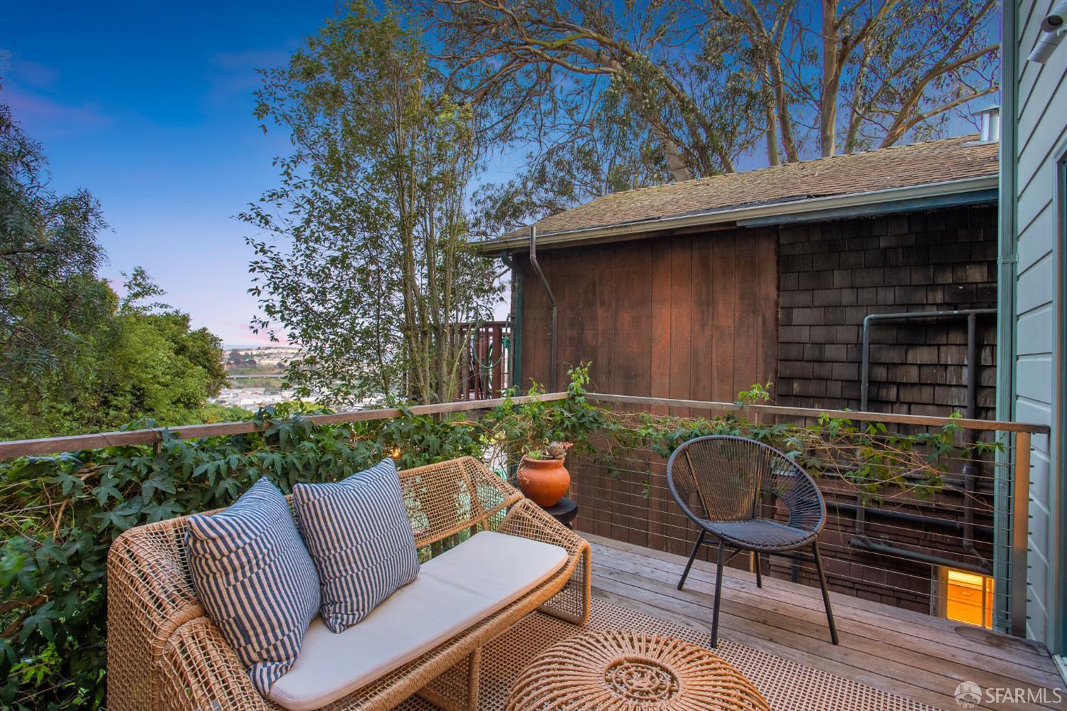 Detail Gallery Image 32 of 35 For 97 Banks St, San Francisco,  CA 94110 - 2 Beds | 1/1 Baths