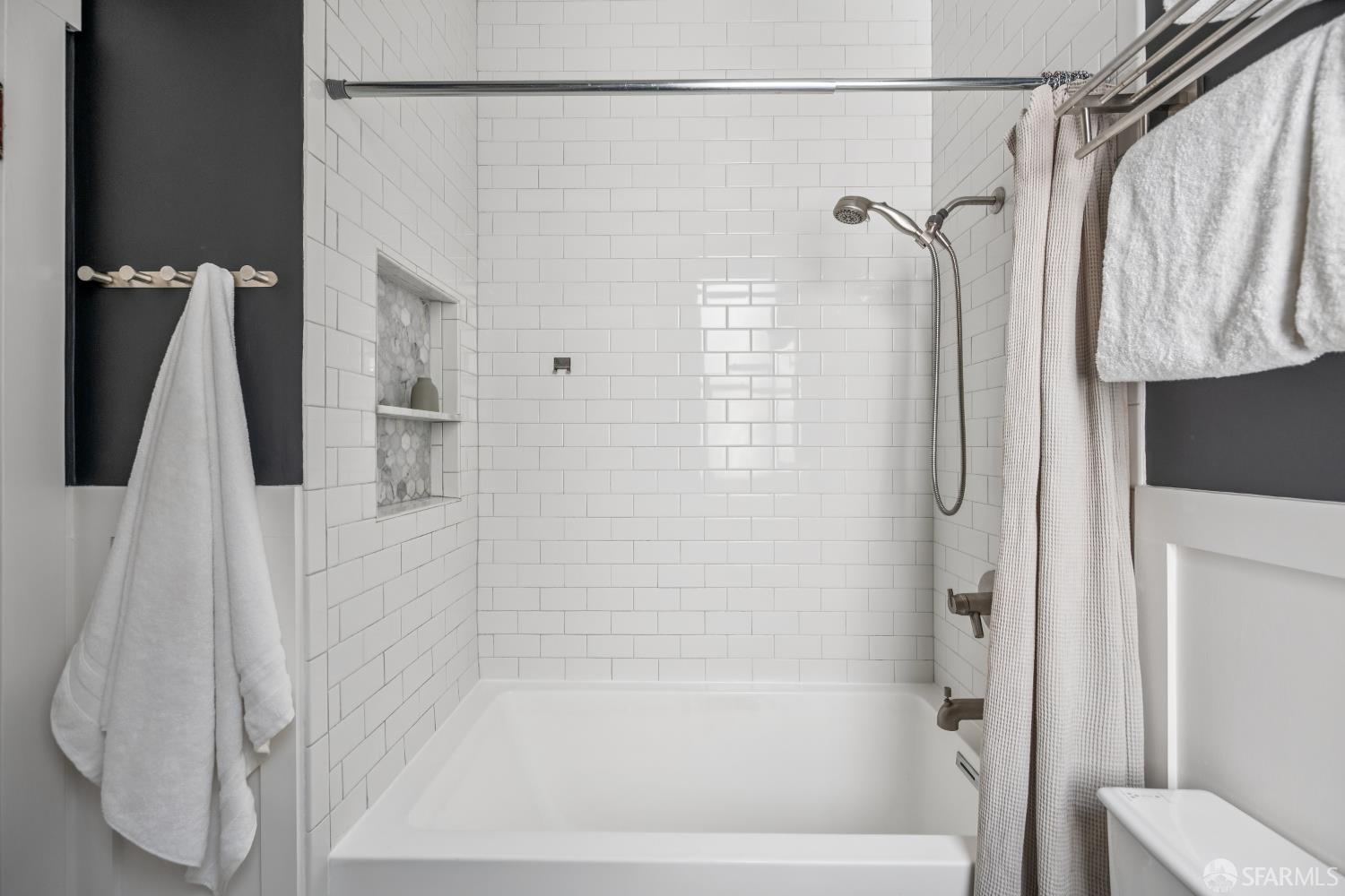 Detail Gallery Image 31 of 37 For 660 10th Ave, San Francisco,  CA 94118 - 3 Beds | 1/1 Baths