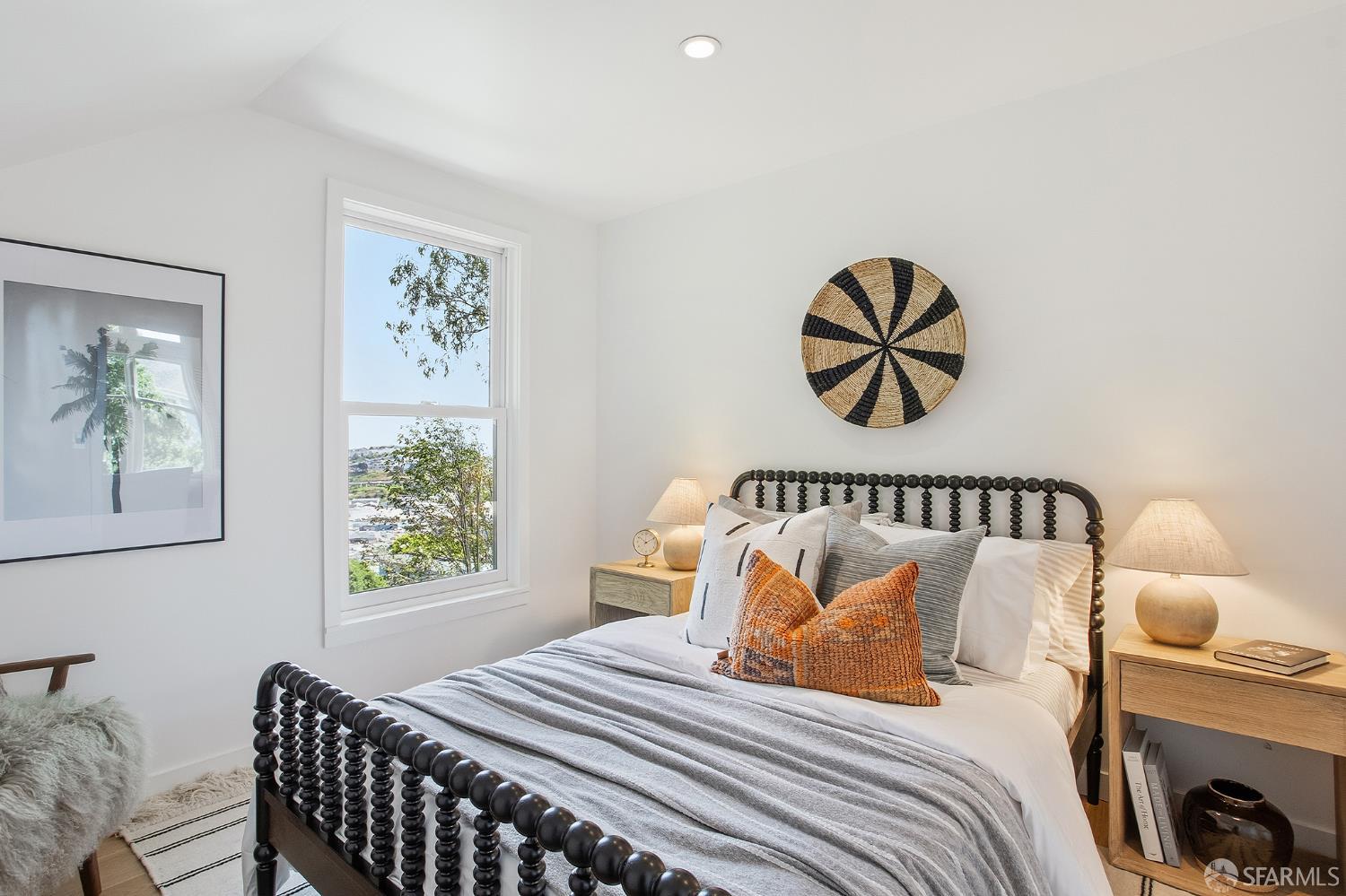 Detail Gallery Image 22 of 35 For 97 Banks St, San Francisco,  CA 94110 - 2 Beds | 1/1 Baths