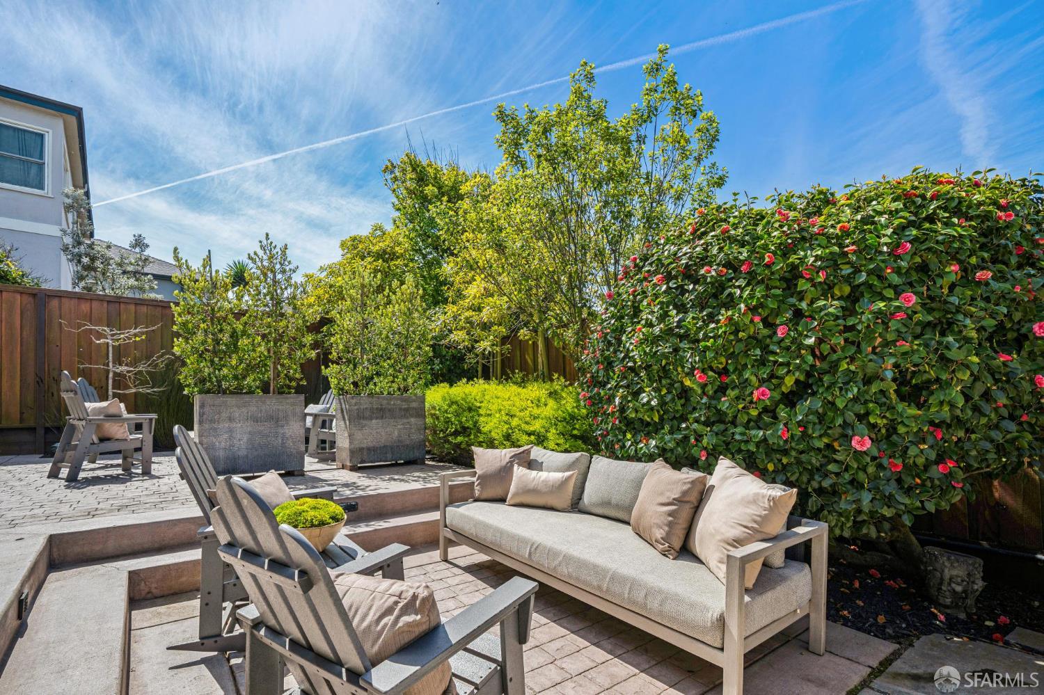 Detail Gallery Image 24 of 94 For 79 Collins St, San Francisco,  CA 94109 - 5 Beds | 3/1 Baths