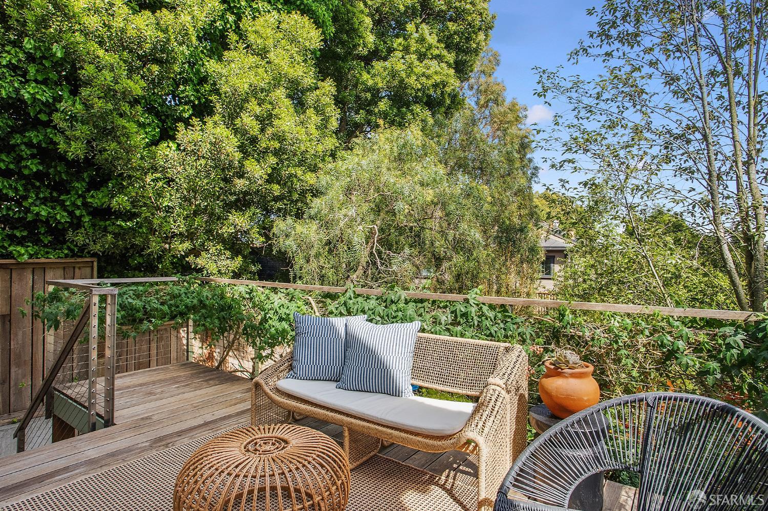 Detail Gallery Image 8 of 35 For 97 Banks St, San Francisco,  CA 94110 - 2 Beds | 1/1 Baths