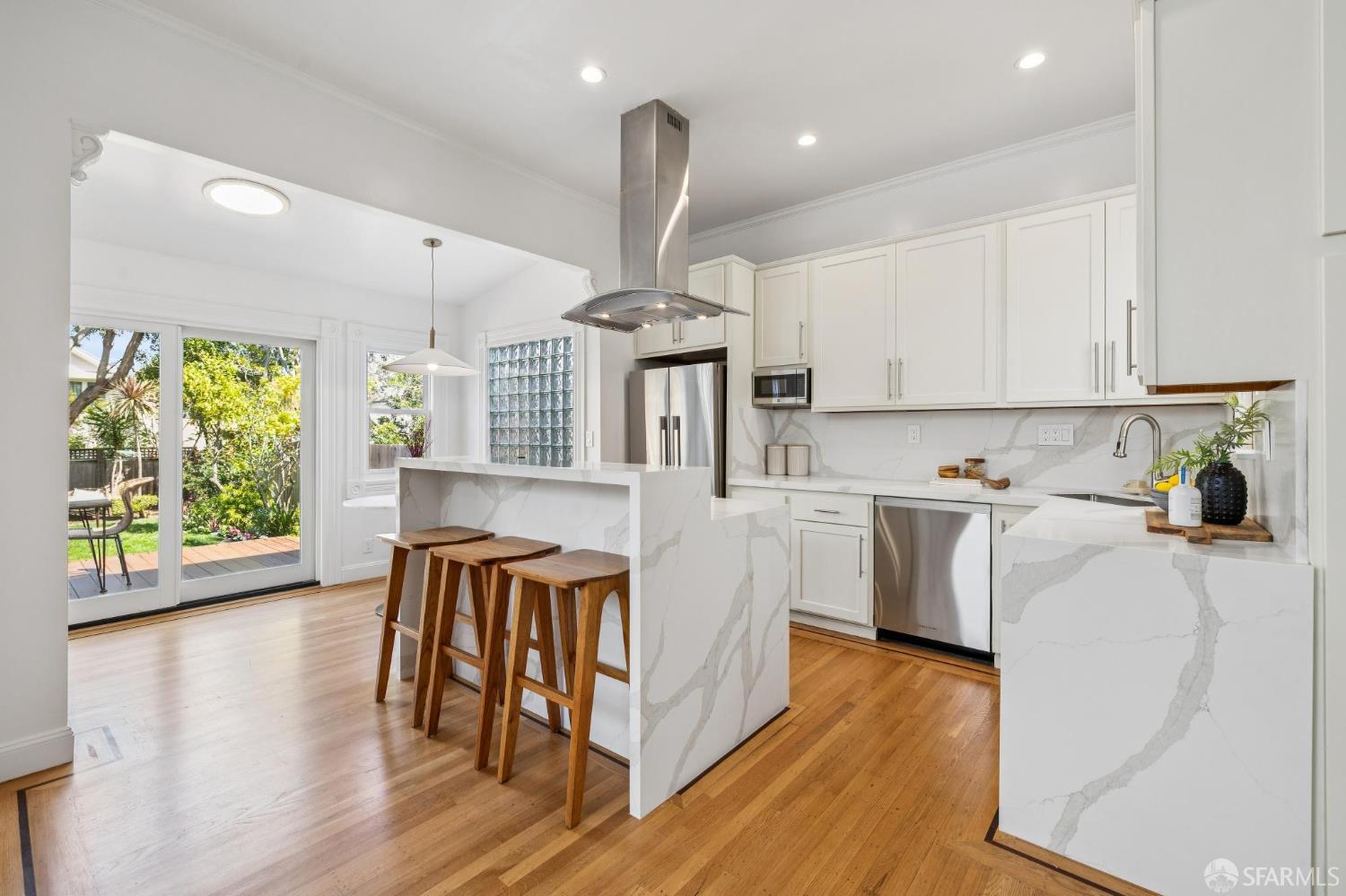 Detail Gallery Image 18 of 59 For 356 Valley St, San Francisco,  CA 94131 - 3 Beds | 2 Baths