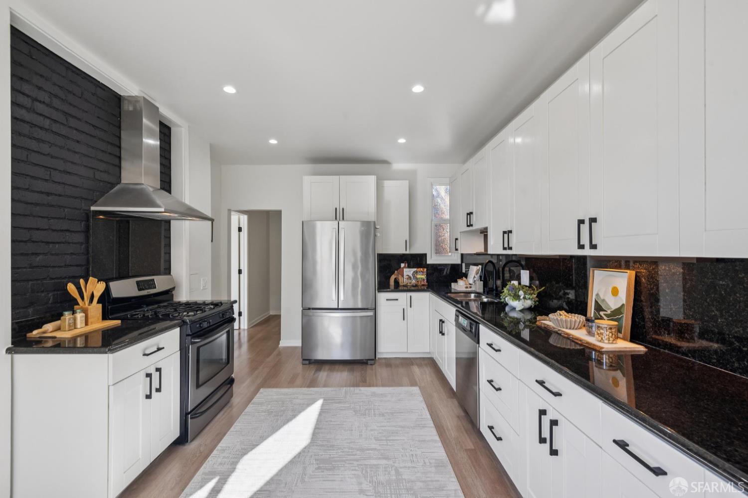 Photo #11: 425073362 Listing: Photo #11