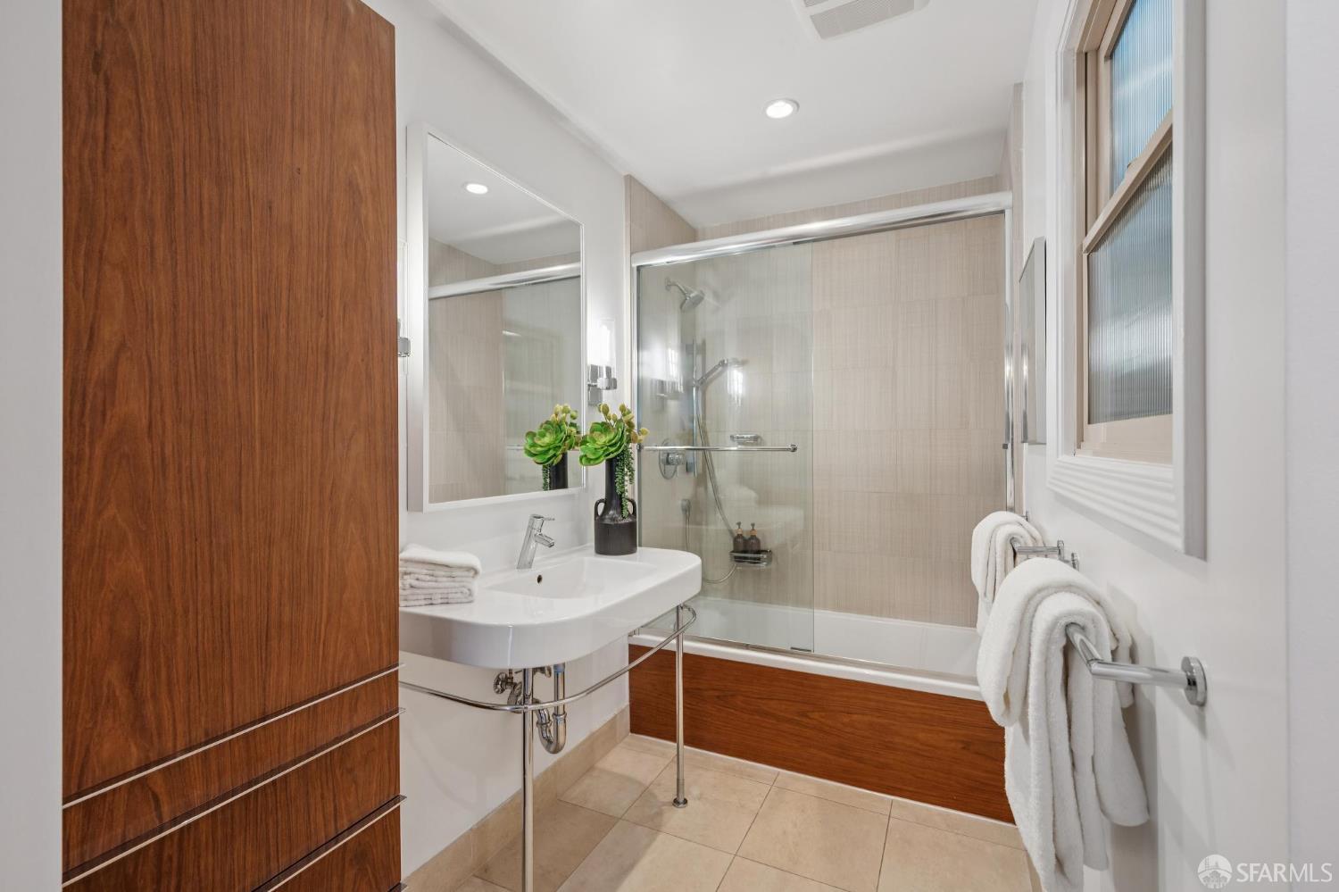 Detail Gallery Image 33 of 44 For 4901 17th St, San Francisco,  CA 94117 - 2 Beds | 1 Baths